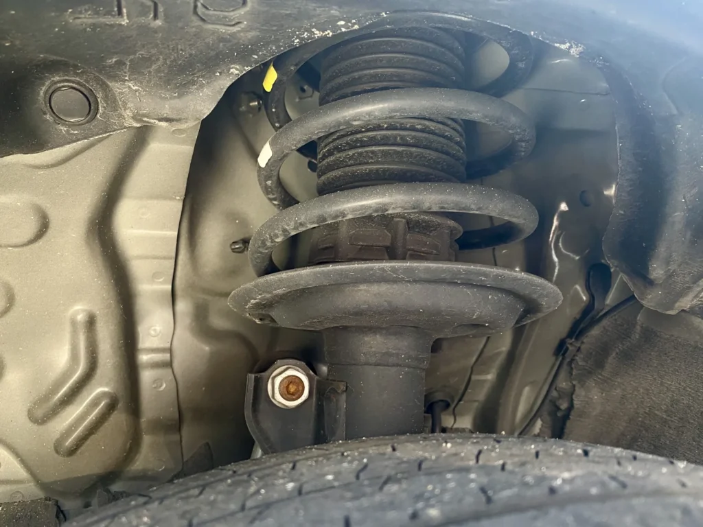 車のサスペンション